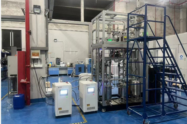 湖州某制藥企業(yè)采購2.5kW高低溫循環(huán)一體機助力聚乙烯實驗項目