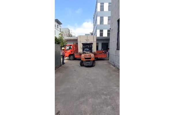 -60℃~200℃高低溫控溫設備出廠發(fā)貨現(xiàn)場視頻