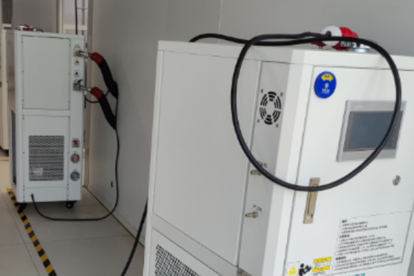 油加熱控溫設(shè)備是如何控溫的？