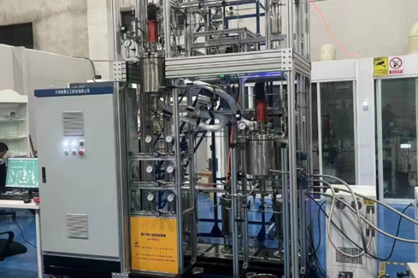 反應(yīng)釜制冷加熱系統(tǒng)運(yùn)行時需控制好哪些技術(shù)參數(shù)？